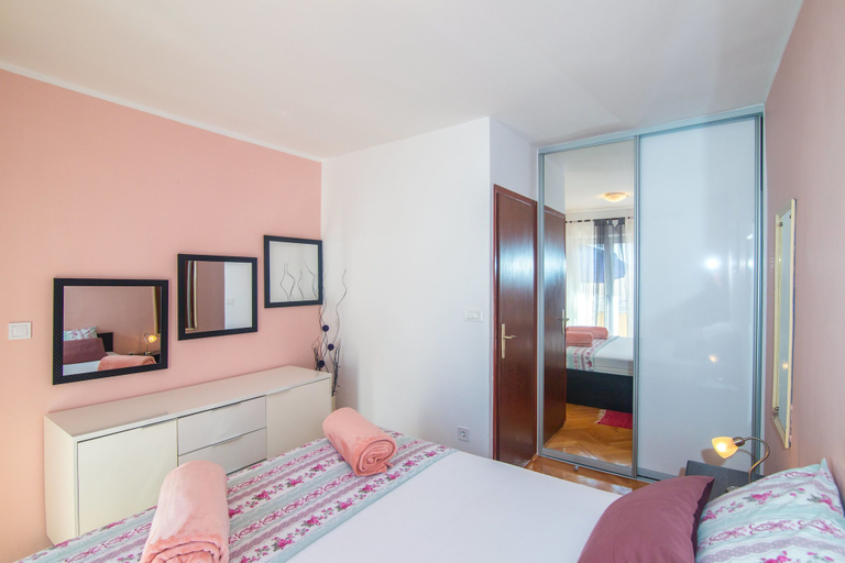 Bedroom 3, Apartments Matko, Podgora