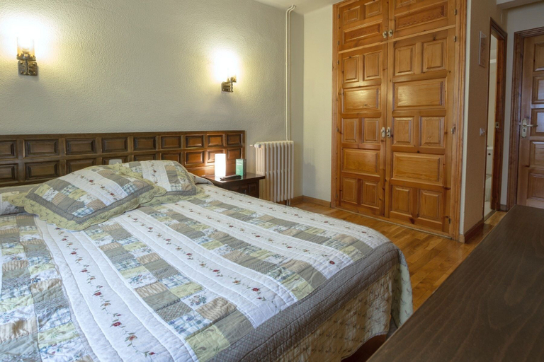 Bedroom 2, Hotel Farré d'Avall, Lleida