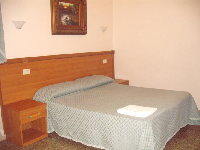 Bedroom 5, Ritmo Blues B&B, Rome