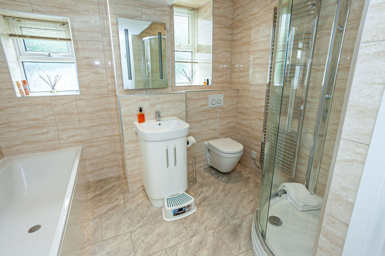 Bathroom 4, Carlton 2, Cumbria