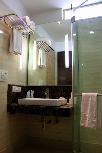 Bathroom 3, Stately Suites MG Road, Gurgaon