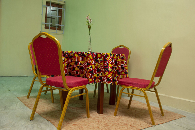 Food & Drinks, Hotel Lewi, Gbeke