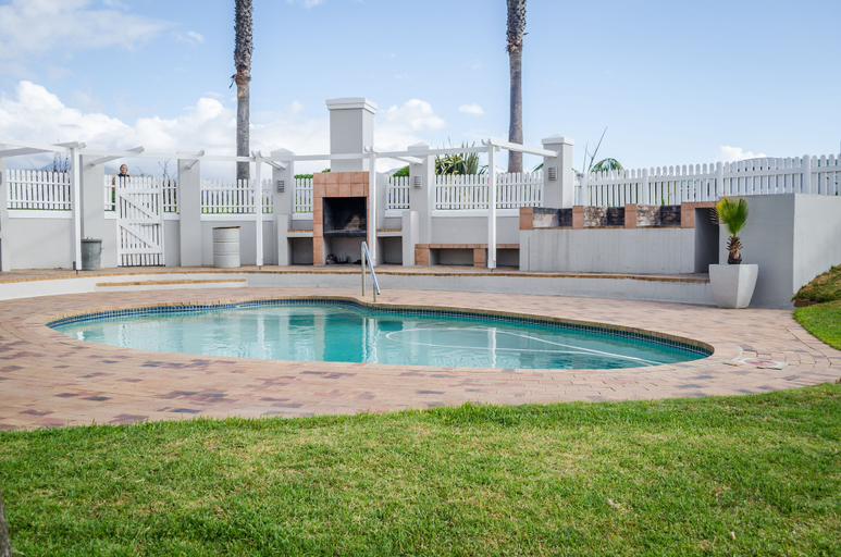 Sport & Beauty 4, Greenways Golf Estate Sea View Apartment, City of Cape Town
