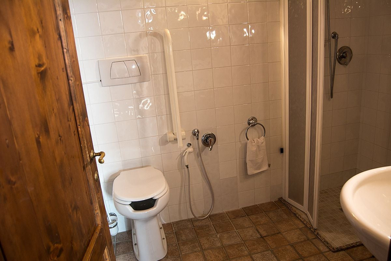 Bathroom, Agriturismo Torraiolo, Florence