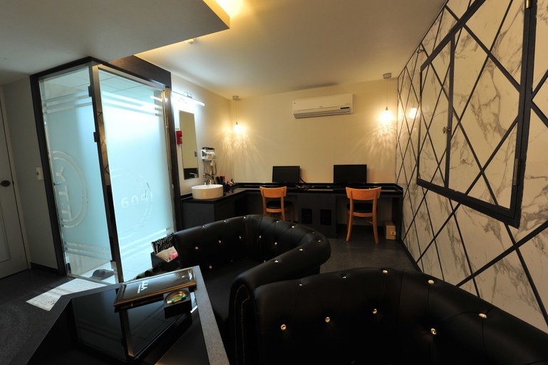 Others 5, Ytt Motel, Busanjin