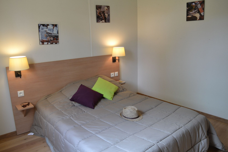 Bedroom 2, VVF Les Ecrins Champsaur, Saint Bonnet en Champsaur, Hautes-Alpes