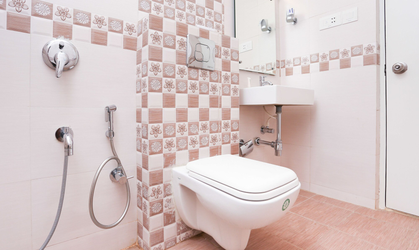 Bathroom 4, Treebo C Plaza, Krishna