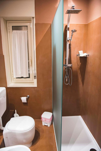 Bathroom 5, B&B Panoramic, Enna