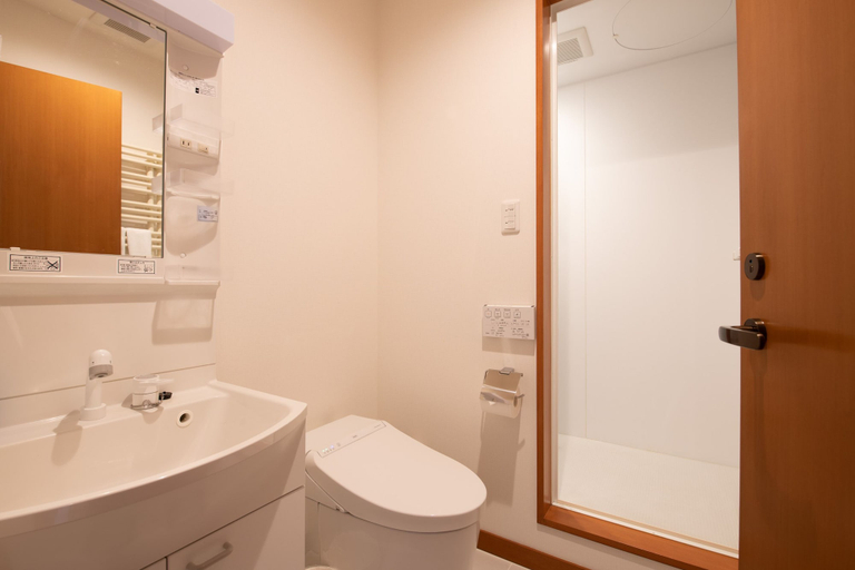 Bathroom 4, Kokage, Kutchan