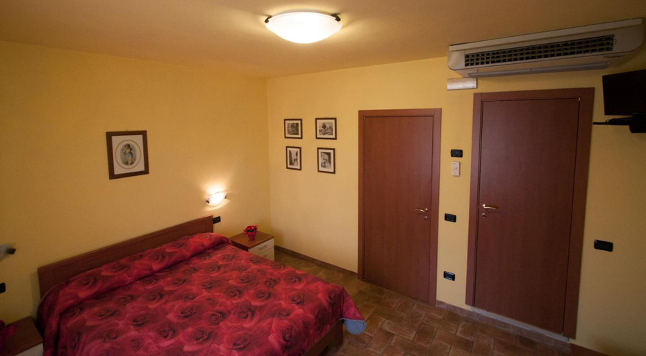 Bedroom 5, Camere Santucci, Perugia