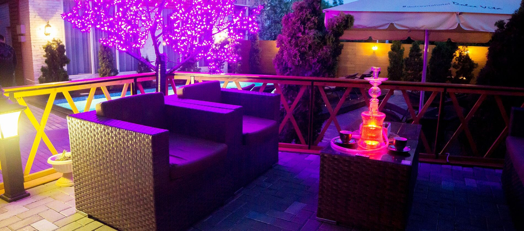 Food & Drinks