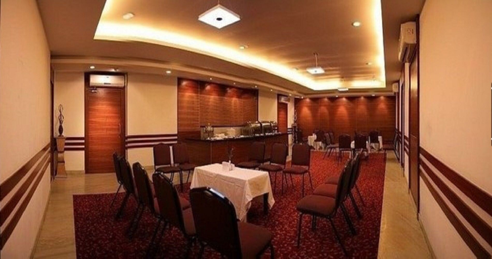 Food & Drinks 5, Dr. Rajkumar International Hotel, Bangalore