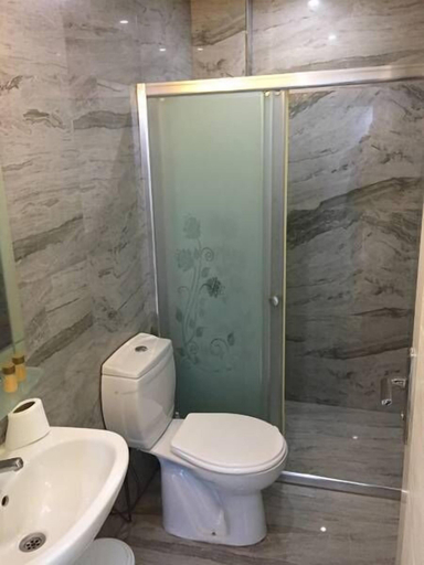 Bathroom 5, Marin Otel, Gülyalı