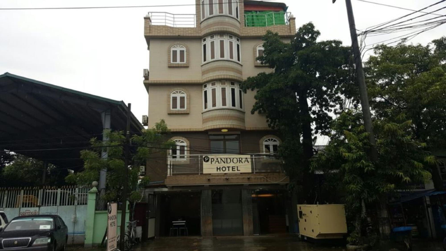 Exterior & Views