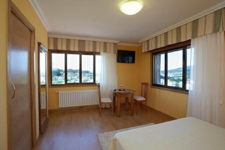 Bedroom 3, Hotel Liñares, Pontevedra