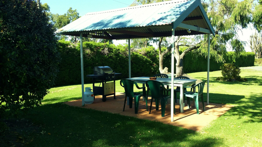 Others 5, Terang Motor Inn, Corangamite - North