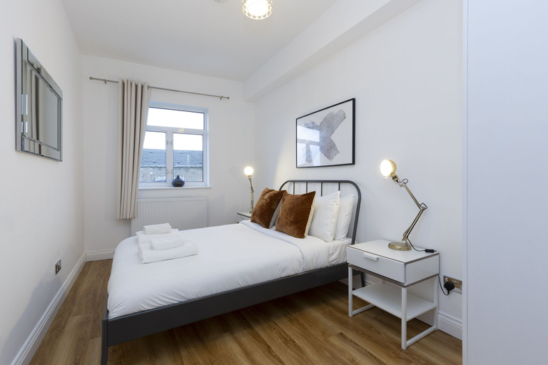 Bedroom 2, Deluxe Central London Camden, London