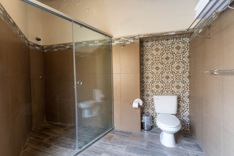 Bathroom 3, Hotel Casa Sangre de Cristo, Guanajuato