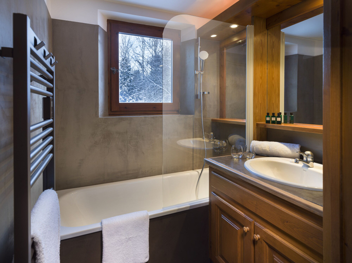 Bathroom 3, La Résidence de l'Ours, Haute-Savoie