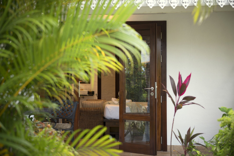 Exterior & Views 2, Auberge Chez Plume