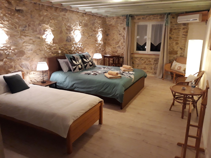 Bedroom 3, Les Gragniotes, Aude