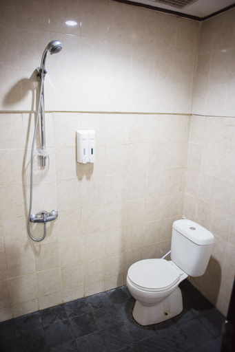 Bathroom 4, Andari Legian, Denpasar