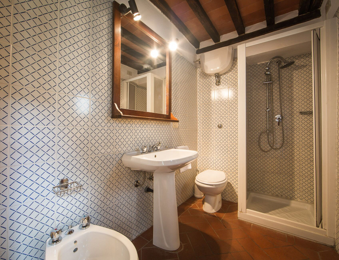 Bathroom 4, Castello di Volpaia, Siena