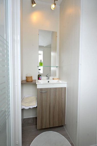 Bathroom 4, Camping Les Brillas, Loire-Atlantique