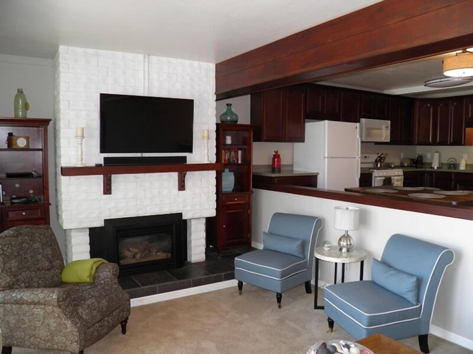 Others 5, 357 Ala Wai Unit 205, El Dorado
