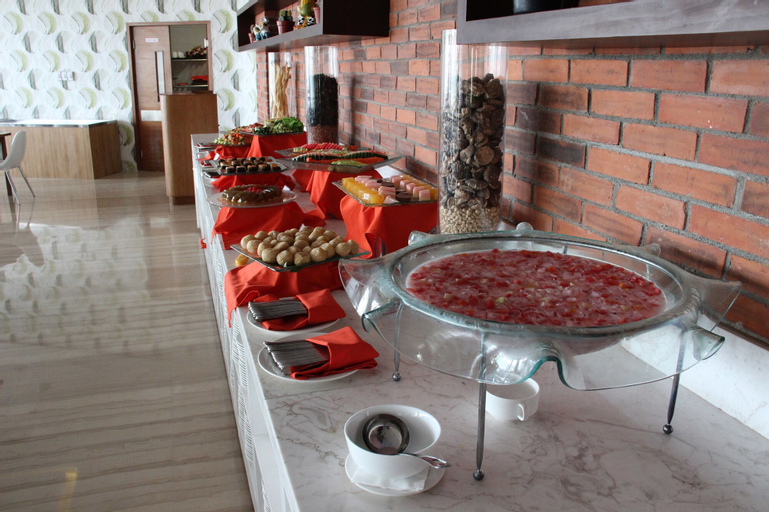 Food & Drinks 13