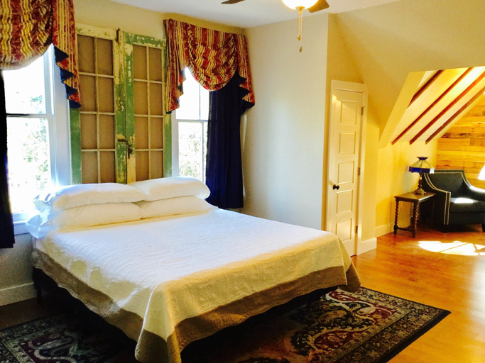 Bedroom 2, Clermont Bluffs B&B, Adams