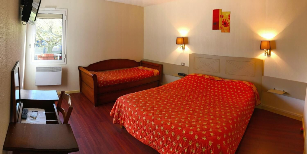 Bedroom 3, Hotel de la Montagne Noire, Tarn