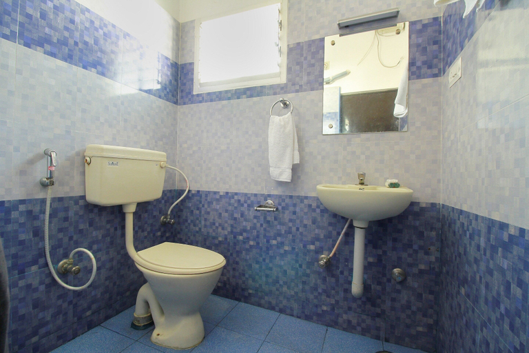 Bathroom, OYO 10551 Hotel RJ Grand, Coimbatore