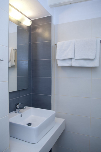 Bathroom 4, Asimina, South Aegean