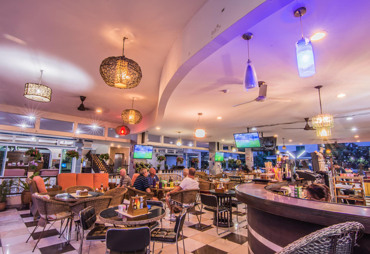 Food & Drinks 5, Sutus Court 2, Pattaya