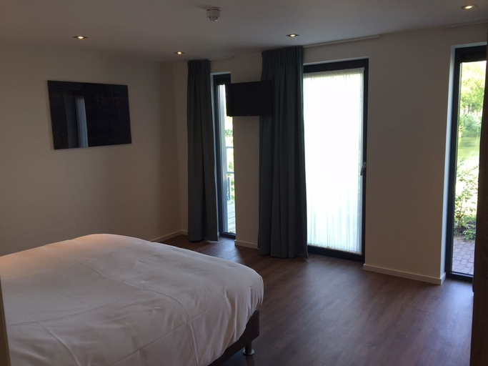 Bedroom 3, Moeke Mooren, West Maas en Waal