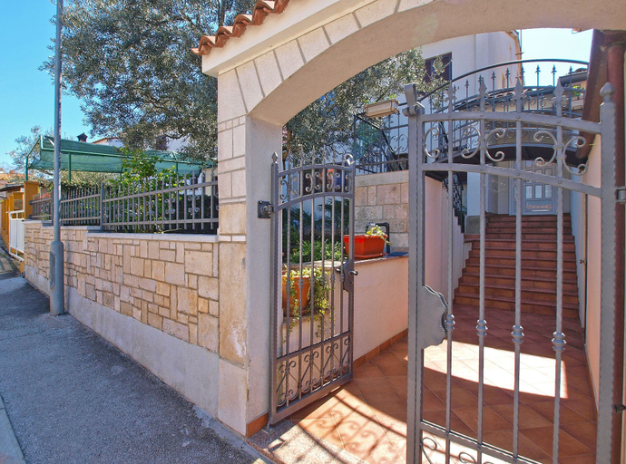 Others 4, Apartment 1305, Pula