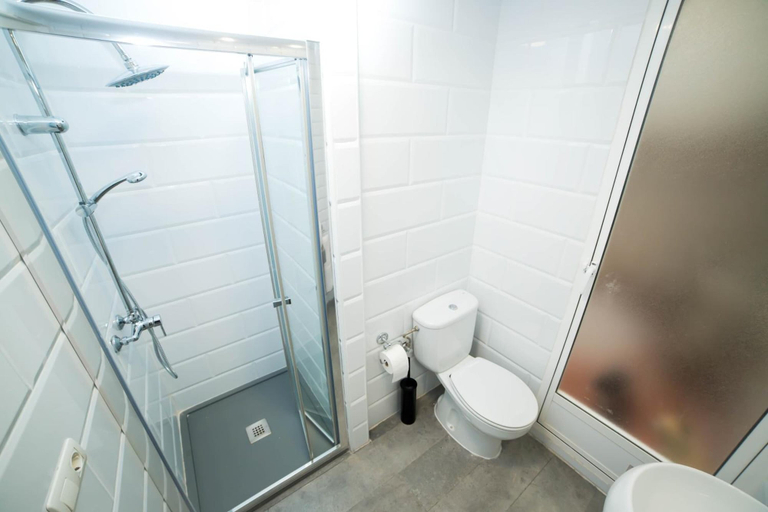 Bathroom 4, Old Town Alicante, Alicante