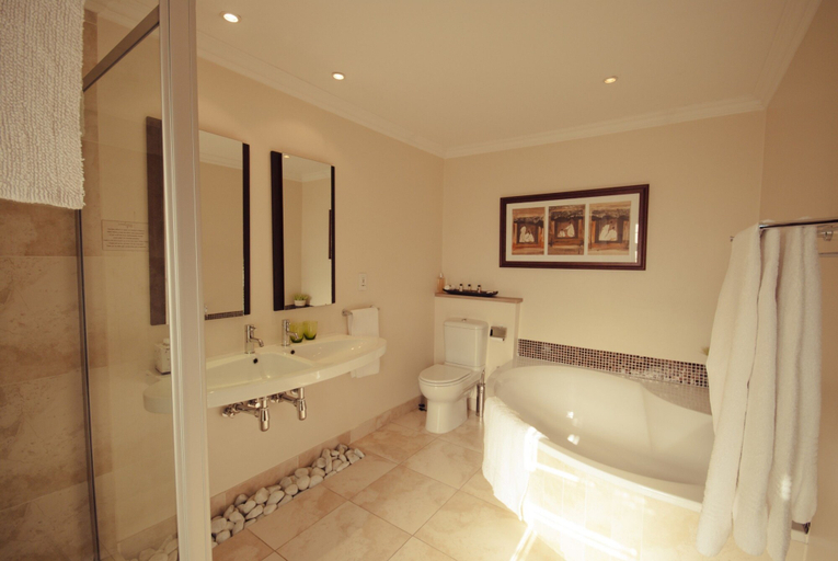 Bathroom 5, Lourie Lodge, City of Johannesburg