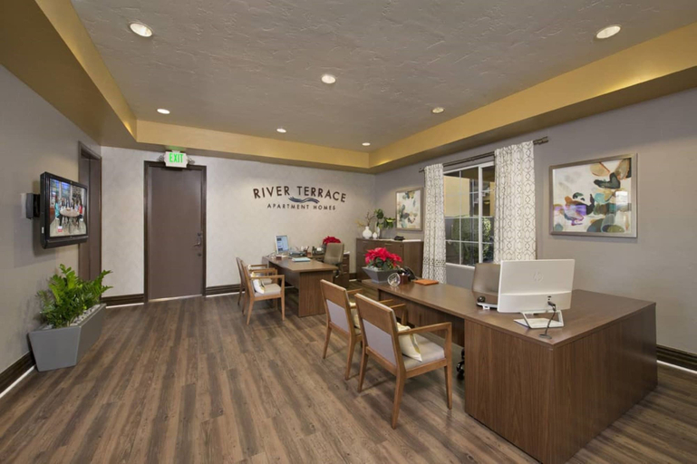 Food & Drinks 5, Bluebird Suites in Santa Clara, Santa Clara