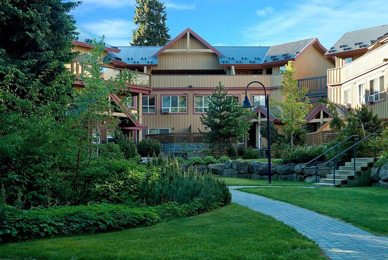 Exterior & Views 2, Glaciers Reach by AllSeason VR, Squamish-Lillooet