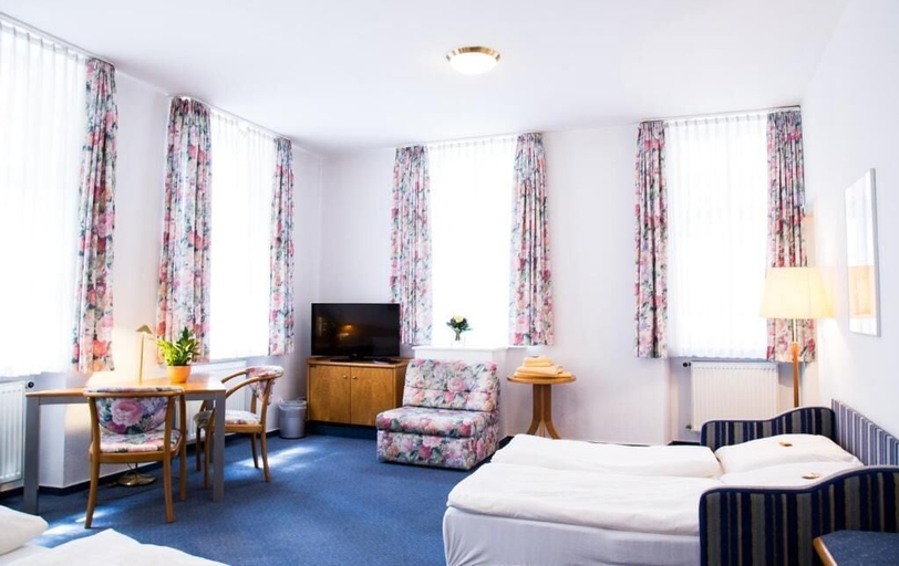 Bedroom 2, Hotel Am Rathaus, Heidelberg