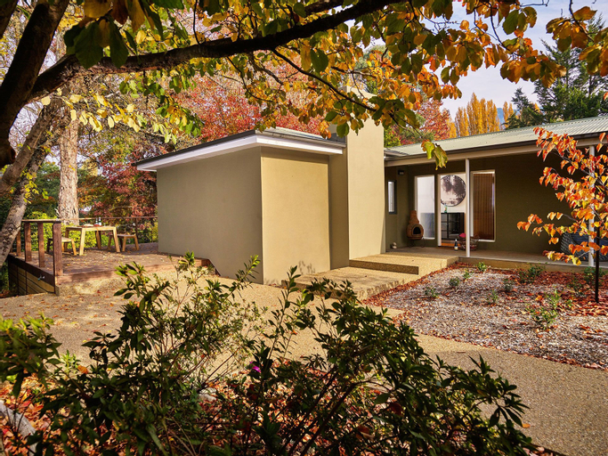 Northbank House, Alpine - East