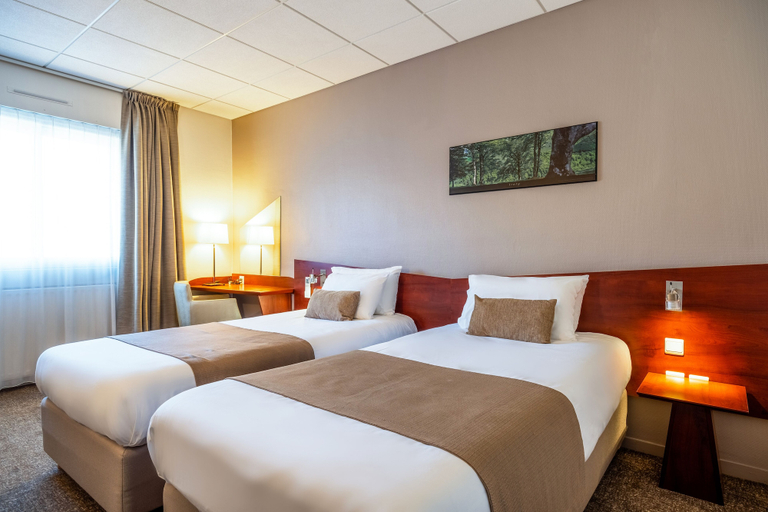 Bedroom 3, Hôtel du Palois - Pau Centre Bosquet, Pyrénées-Atlantiques