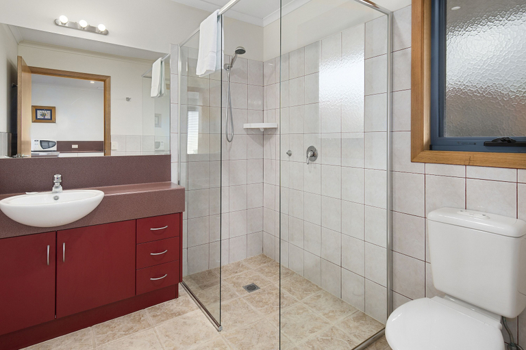 Bathroom 3, Marsden Court Apartments, West Coast