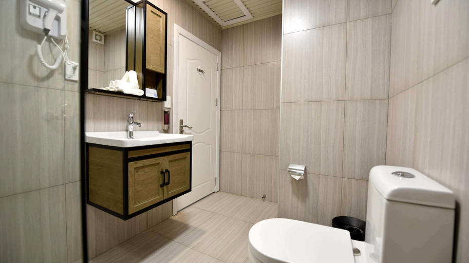 Bathroom 5, Regal Residency, Waitakere