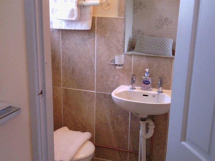 Bathroom 3, Beoley Lodge, Warwickshire