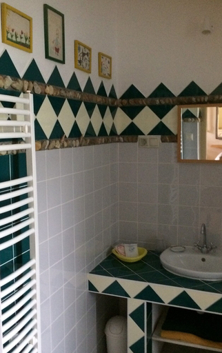 Bathroom 5, Farmotel Stefania, Tamás