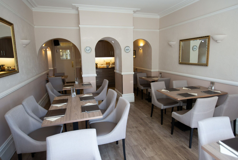 Food & Drinks 5, The Corner House Hotel Gatwick, Surrey