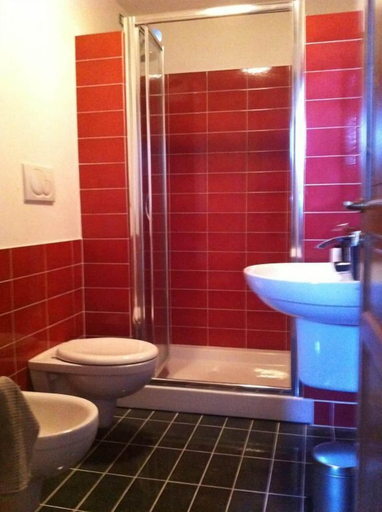 Bathroom 5, Legacy, L'Aquila
